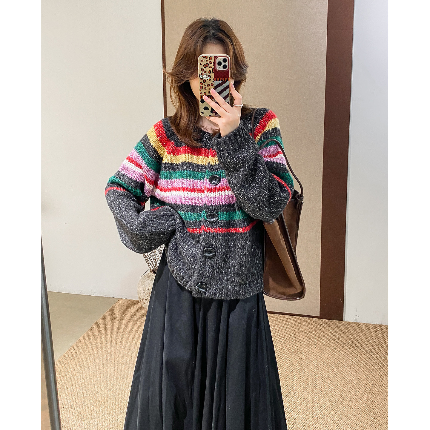 菲尔丹彩虹条圆领厚毛衣女