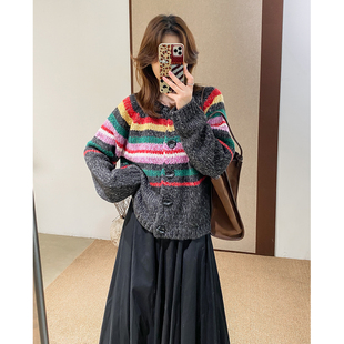 菲尔丹 厚毛衣冬6285 重磅复古文艺棒针手打间色彩虹条大纽扣长袖