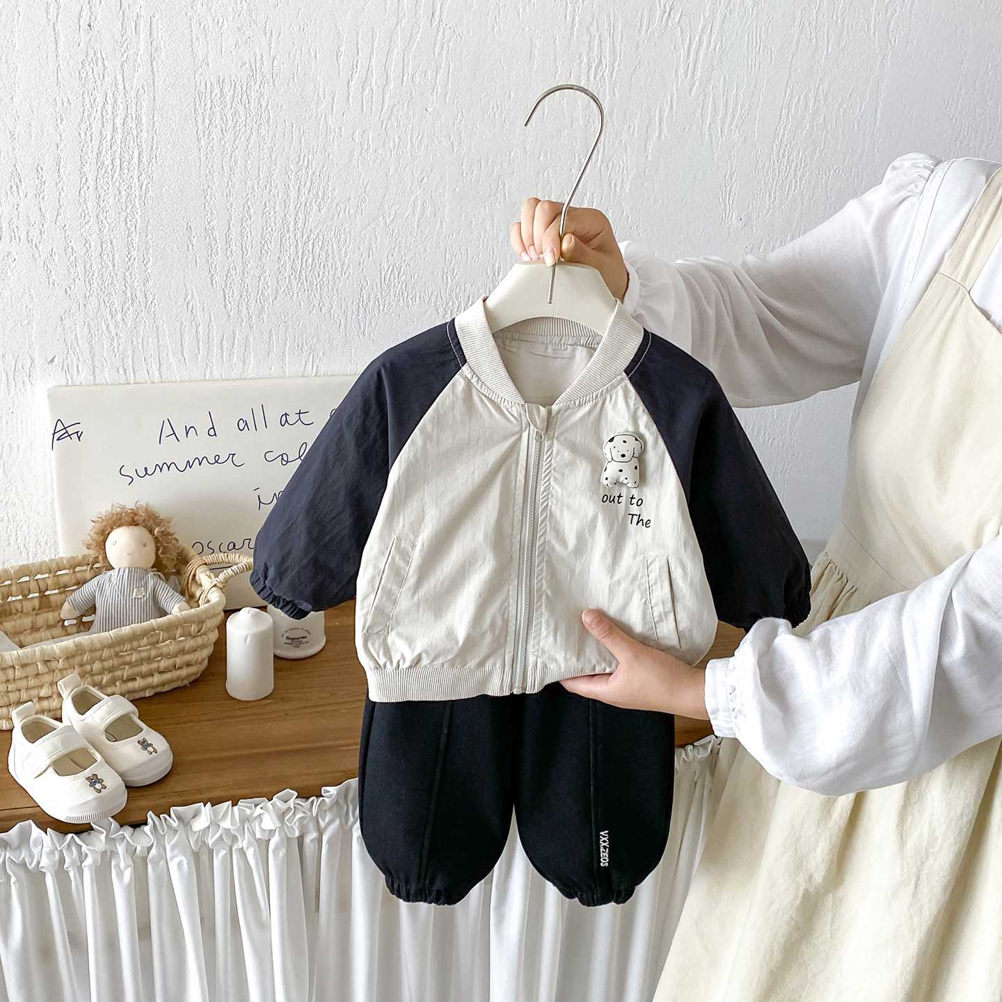 点兮婴幼儿可爱卡通拼色外套宝宝秋季新款简约字母束脚卫裤两件套