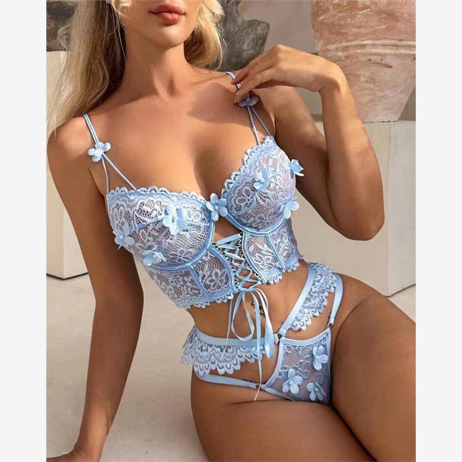 蕾丝立体花瓣吊带分体套