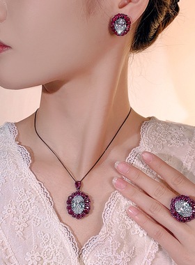 新款铜镀枪黑色仿彩宝镶钻花朵吊坠女款项链仿红宝石耳钉开口戒指