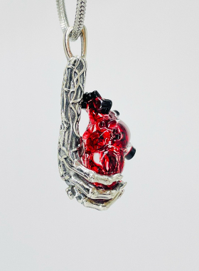 SAK1TAMA原创设计掌中的心脏吊坠项链2024新款爆款男女高级感礼物