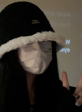 秋冬季黑色毛绒渔夫帽女