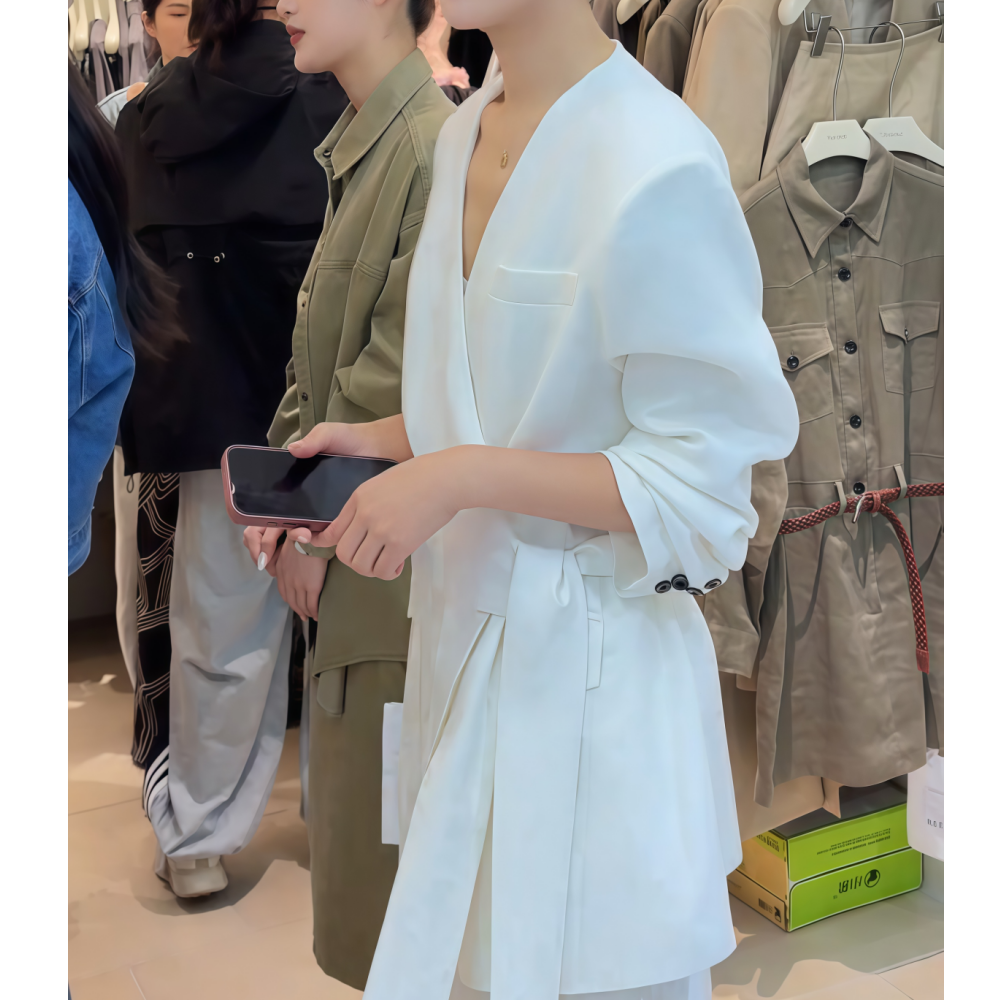 2026年春季韩系立体设计白色西装外套女收腰中长款休闲西服大码装