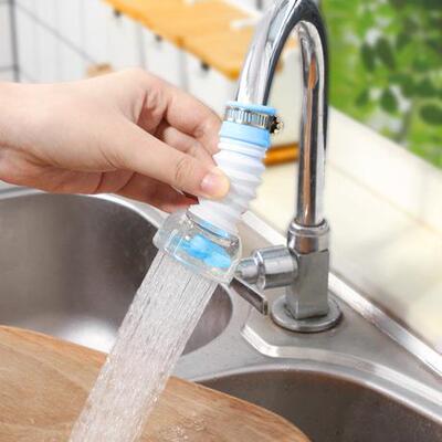 Water purifier for tap water, splash guard with extended spo