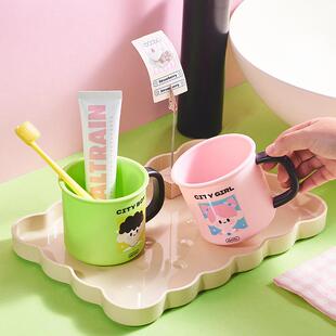 Dopamine-inspired cute couple's toothbrush set, including pl