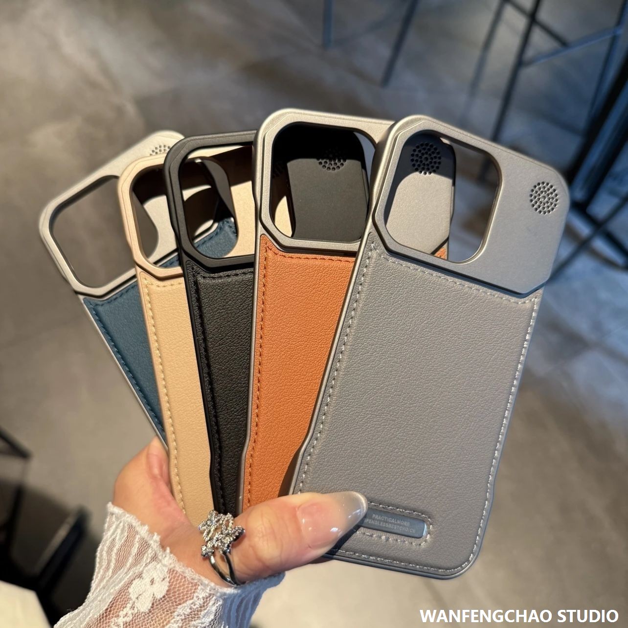 跨境适用iPhone16香薰皮革磁吸无边框手机壳苹果15超薄PC裸机感14