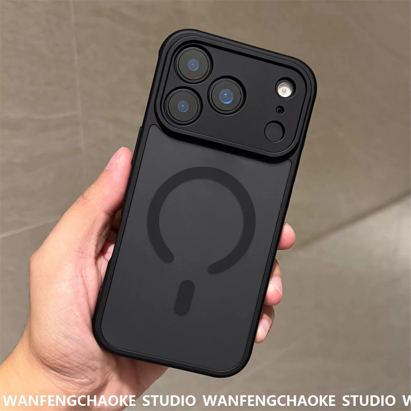 适用苹果18ProMax肤感精孔磨砂磁吸iPhone17骑士防摔保护套手机包