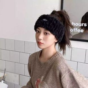秋冬季2025新款兔毛茸发带抹额女保暖月子护脑门加绒加厚宽边发箍