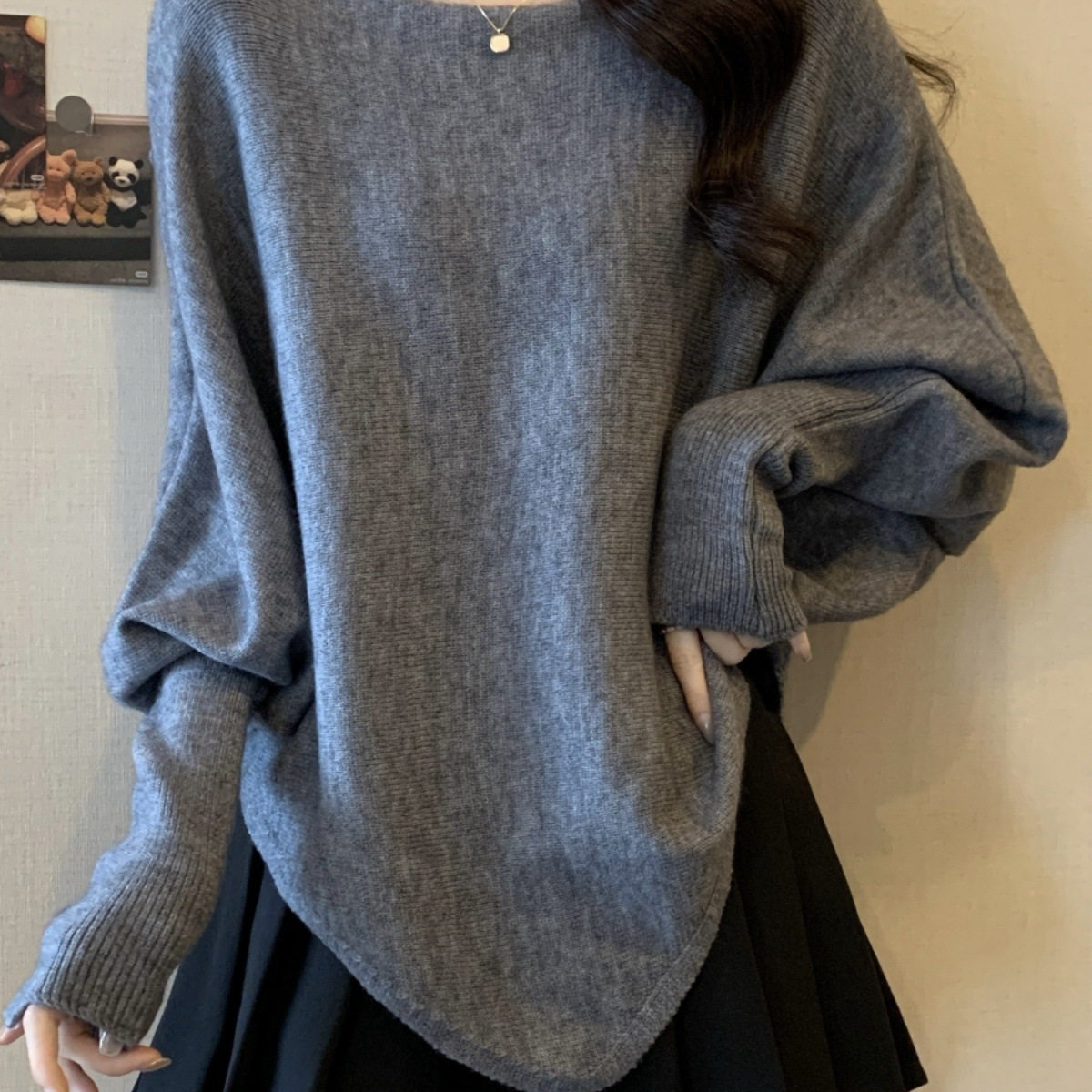 高级感格雷系穿搭灰色针织衫毛衣女秋装大码胖mm不规则蝙蝠袖上衣