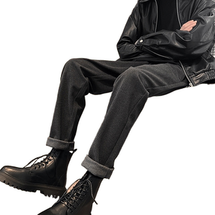 搭配马丁靴的裤子男春秋高级感轻熟风毛呢西裤修身小脚直筒烟管裤