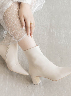 RANDA 24秋冬新款雪花主题珠宝装饰可拆卸长绒毛短靴 DC34221