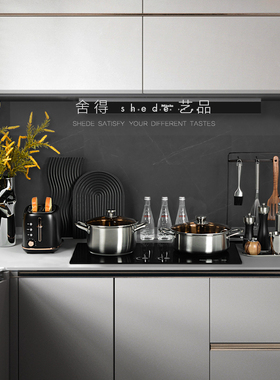 现代简约样板房展厅厨房软装饰品不锈钢锅面包机厨具花艺摆件组合