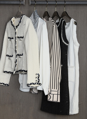 样板间衣服女衣帽间主卧衬衫连衣裙组合套装衣柜陈列衣服软装饰品