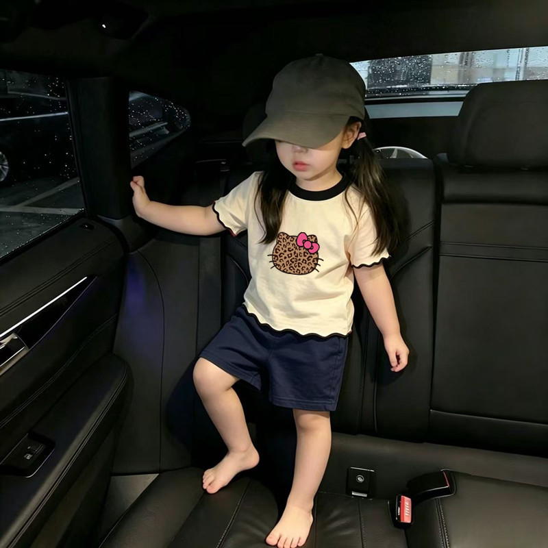 女童短袖套装夏季新款卡通印花圆领洋气打底衫宝宝休闲宽松五分裤图片