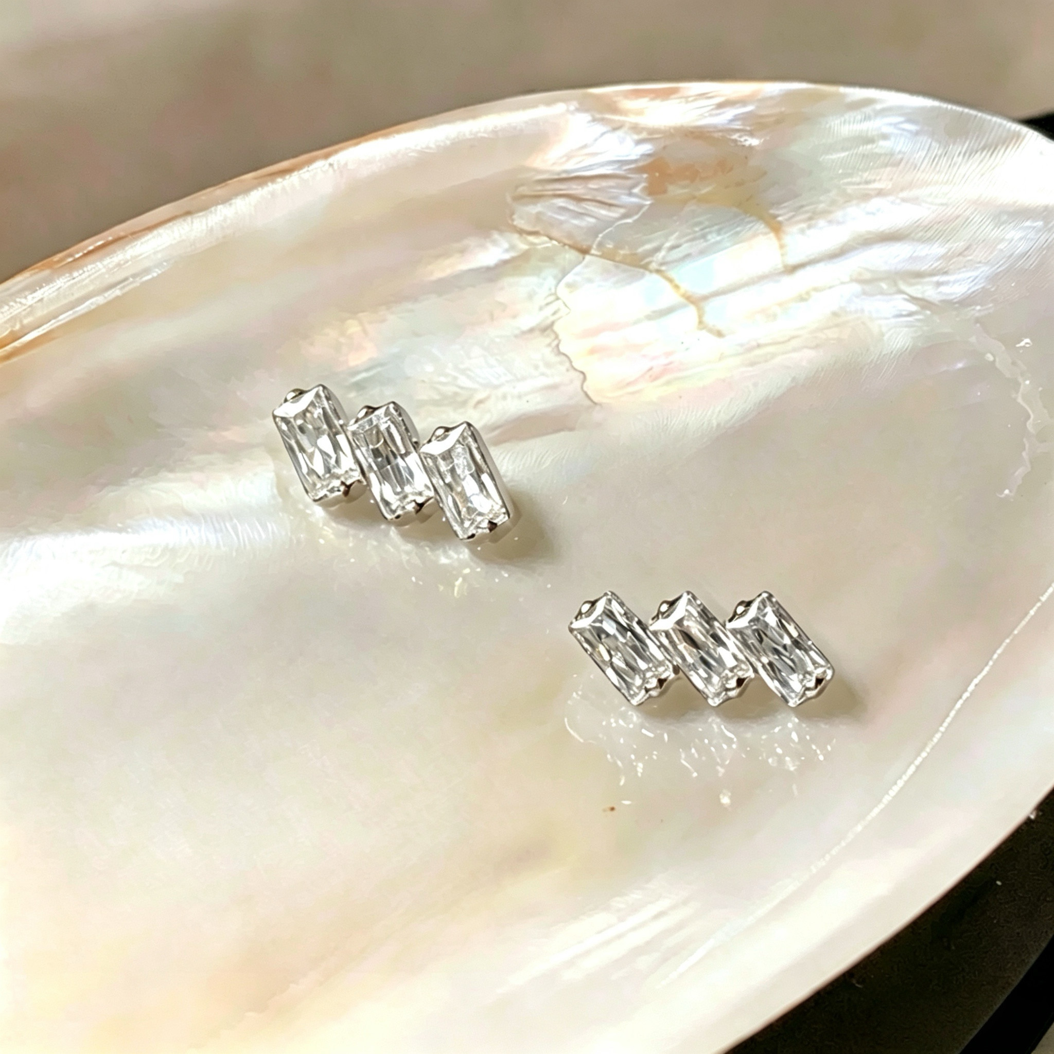 F136钛合金插针大款三方糖耳钉