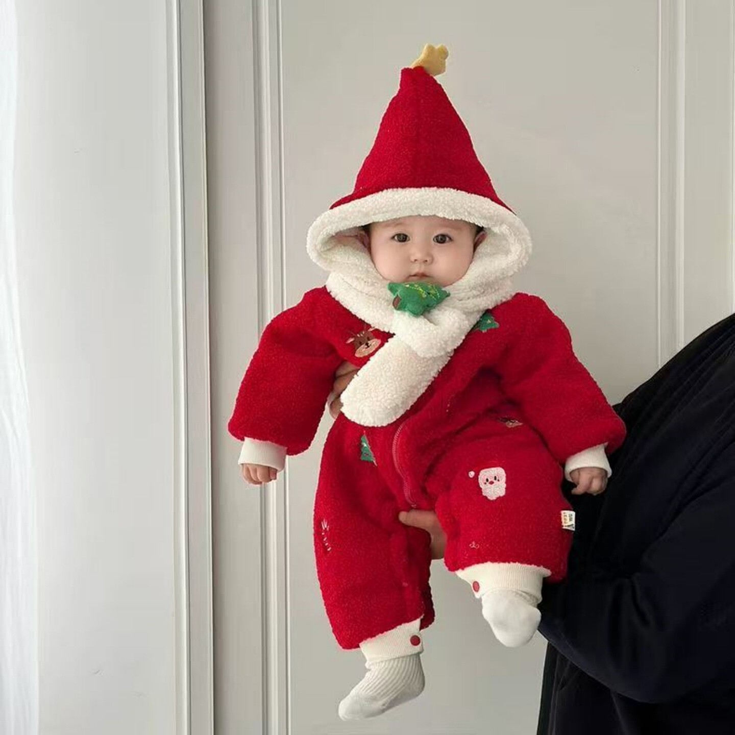 宝宝圣诞连体衣服冬季加厚保暖婴幼儿过新年外出穿搭红色拜年棉服