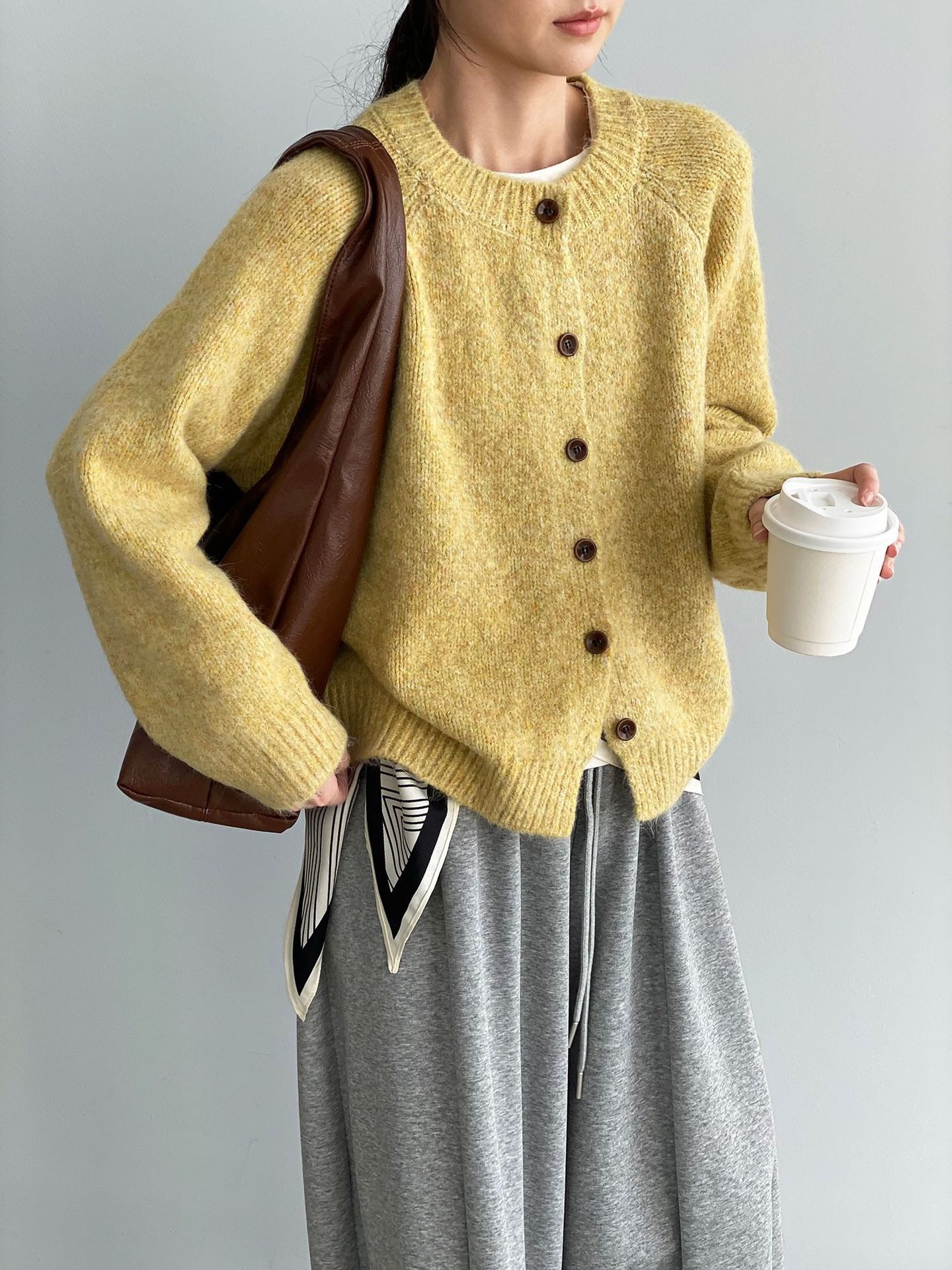 u m由米韩系温柔韩系早春文艺复古圆领毛衣女百搭显瘦单排扣宽松,女装/女士精品,毛针织衫,淘宝优惠券,粉丝福利购,淘宝优惠卷