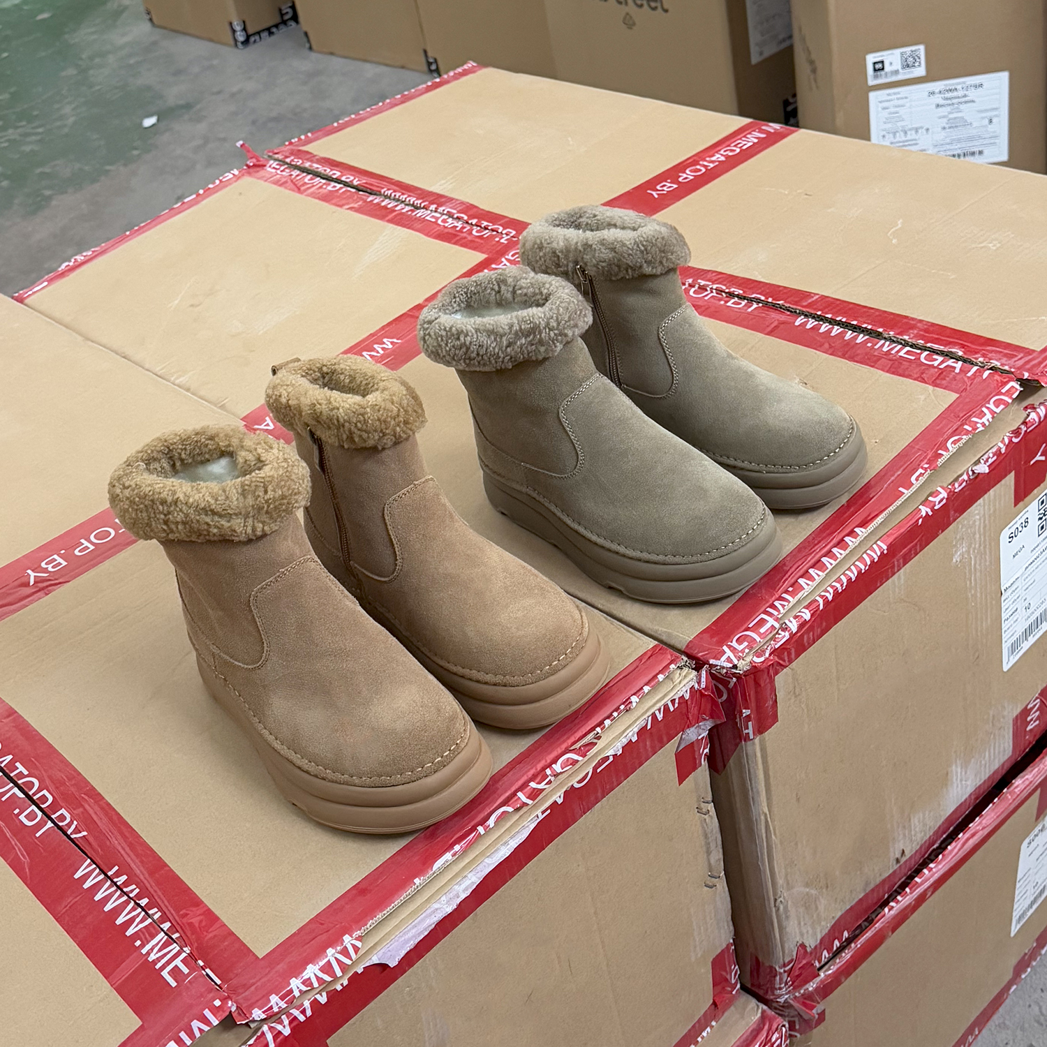 反毛皮加厚羊绒毛冬季厚底雪地靴