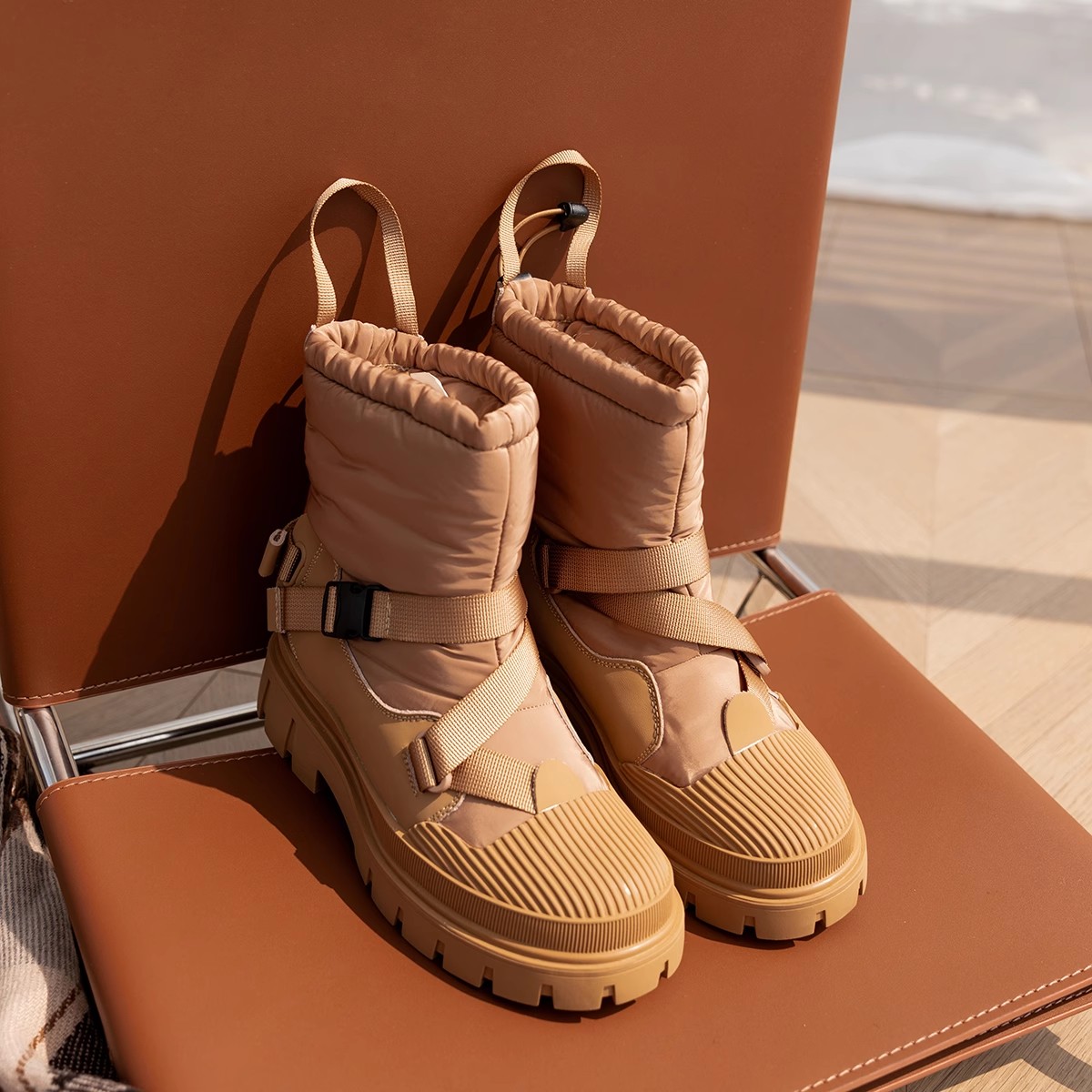 真皮拼接厚底内里羊绒雪地靴