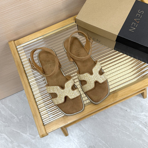 度假风一字带草编罗马凉鞋