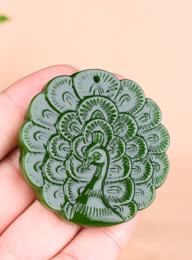 新疆和田玉碧玉孔雀开屏玉吊坠 菠菜绿色招财纳福玉坠转运毛衣链