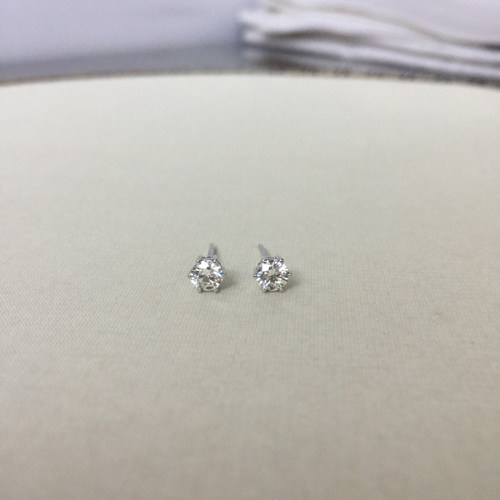 唐秋珠宝GIA共60分VS2 I色 3EX18K白金六抓经典款真钻石耳钉耳鼓