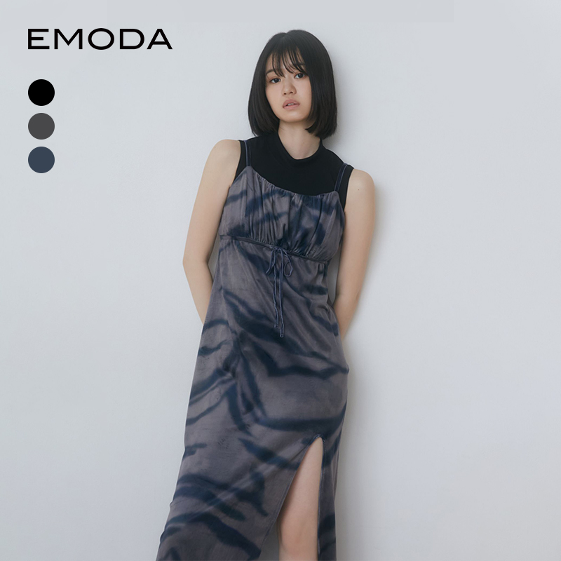 EMODA2024夏季新品性感风优雅褶皱开衩丝绒吊带连衣裙0424403002