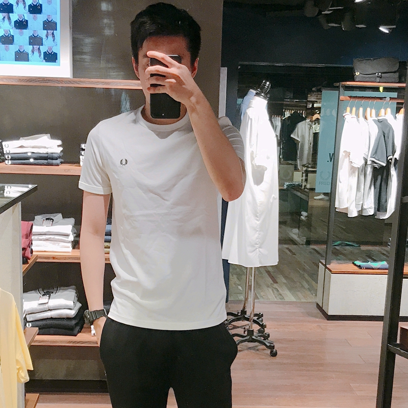 ¡¾º£¹ê¡¿Ïã¸Û´ú¹º Fred Perry 18ÏÄÄÐ ÂóËë±êʱÉÐÆ´É«¶ÌÐäTÐô