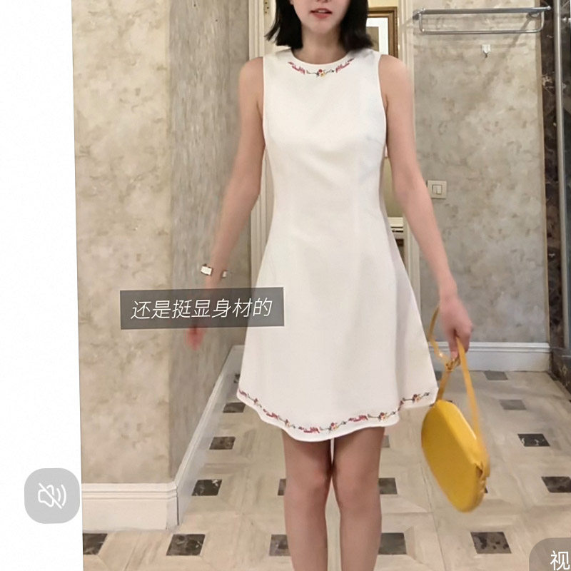 九九呢 苎麻棉复古文艺气质绣花修身显瘦无袖连衣裙简约裙子