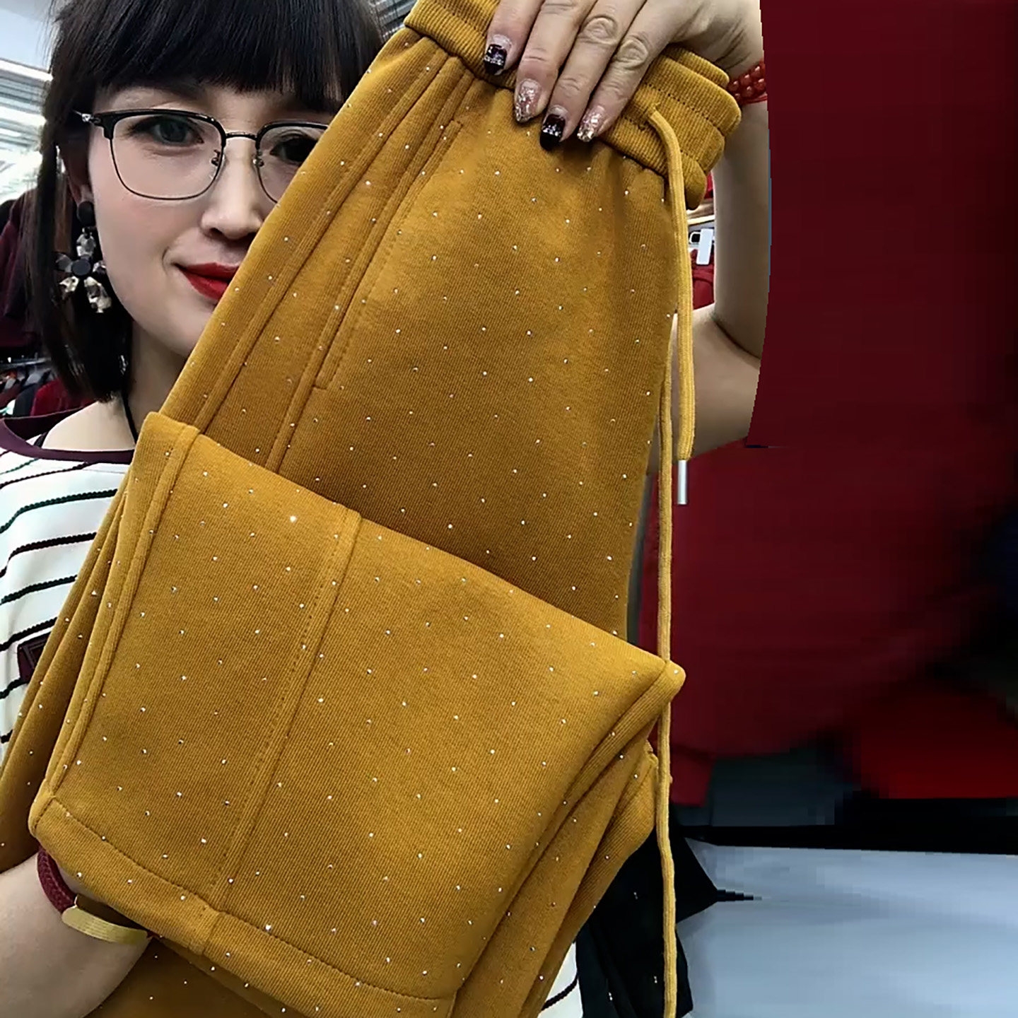 黄色高腰烫钻休闲弯刀裤女2026春季新款胖妹妹洋气显瘦抽绳阔腿裤,女装/女士精品,大码裤装,淘宝优惠券,粉丝福利购,淘宝优惠卷