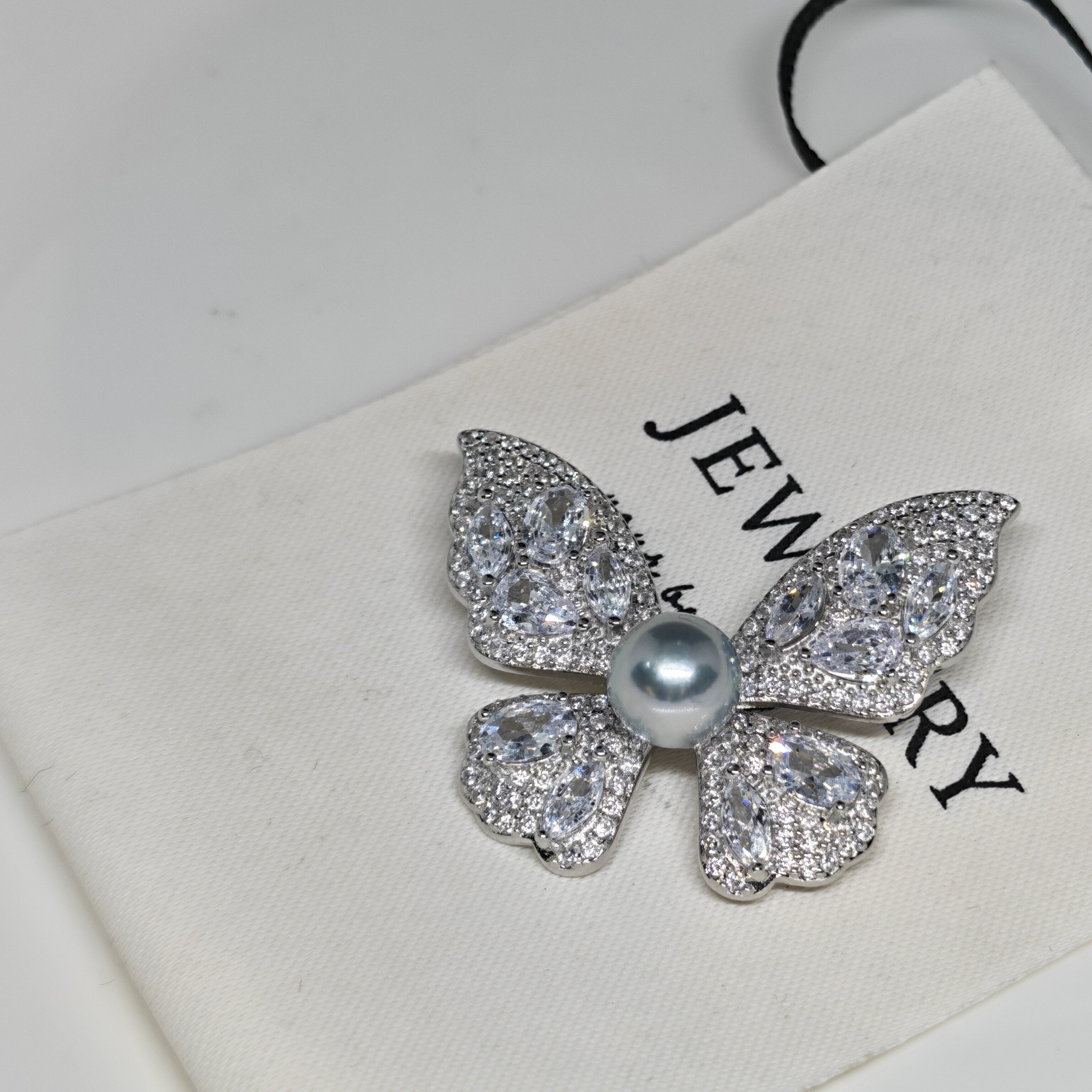 天然海水珍珠纯银镀白金皓石胸针蝴蝶款大气胸花高端精致节日礼物