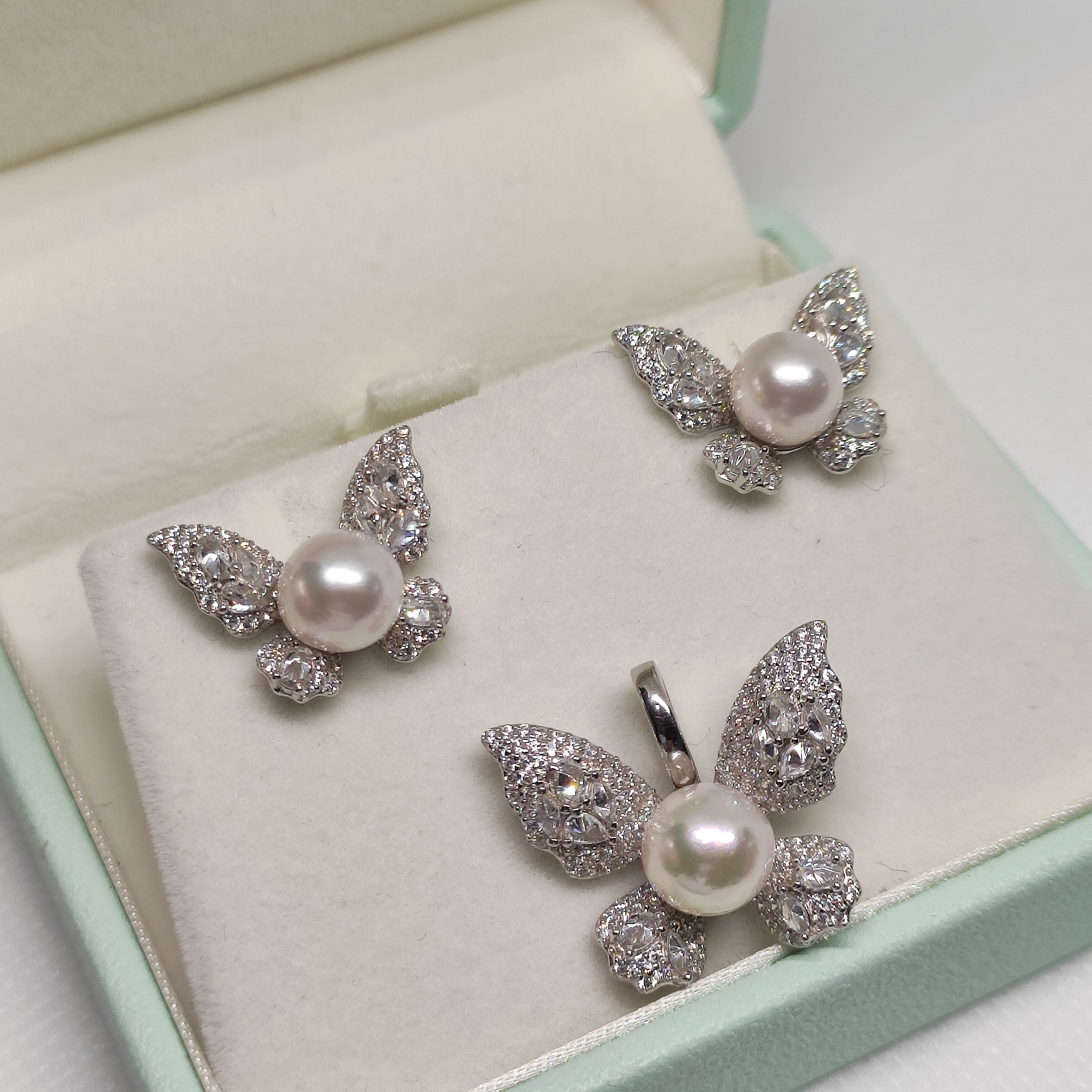 通体纯银蝴蝶珍珠吊坠+耳钉套装海水正圆真珍珠时尚轻奢配纯银链