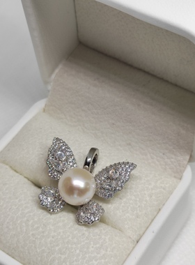 天然淡水镜面近无瑕正圆珍珠蝴蝶通体纯银可掰扣吊坠节日礼物二款