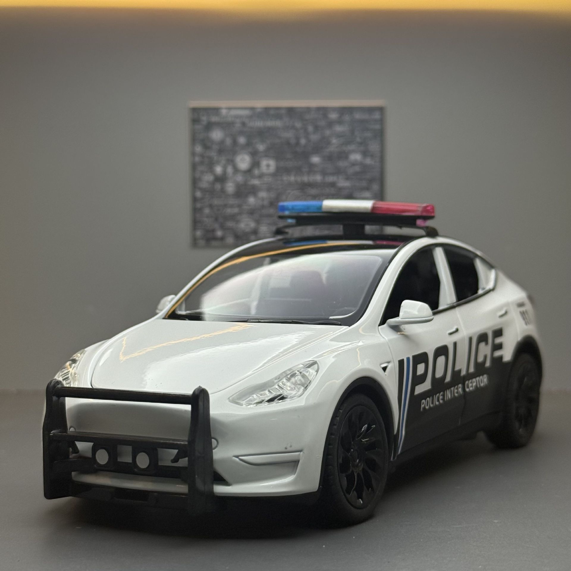 124特斯拉ModelY合金警车模型