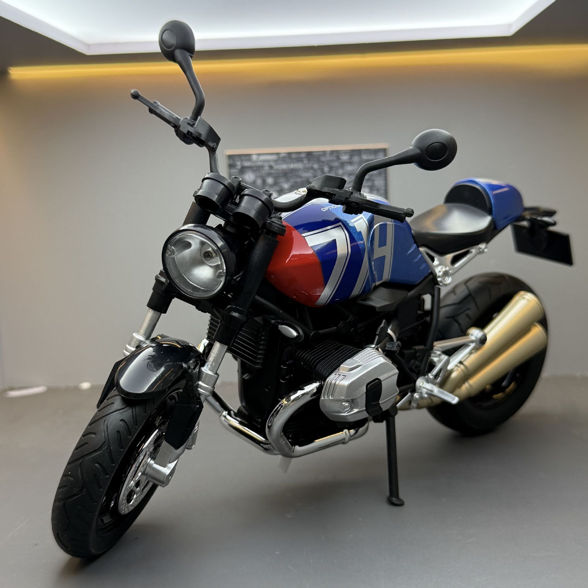 1:9大号宝马拿铁摩托车机车仿真合金模型桌面摆件声光男孩玩具车