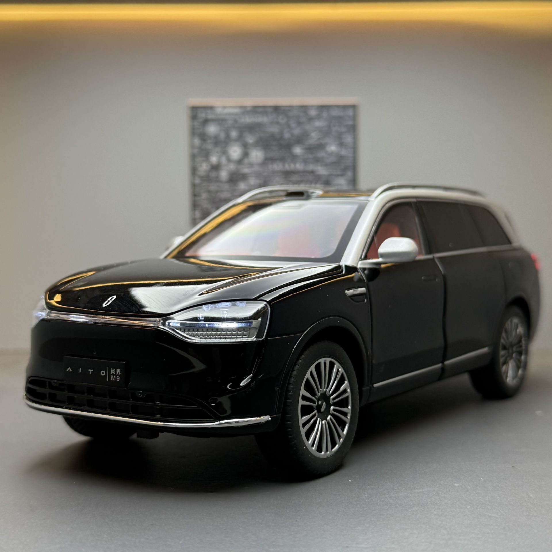124问界m9新能源汽车模型礼物