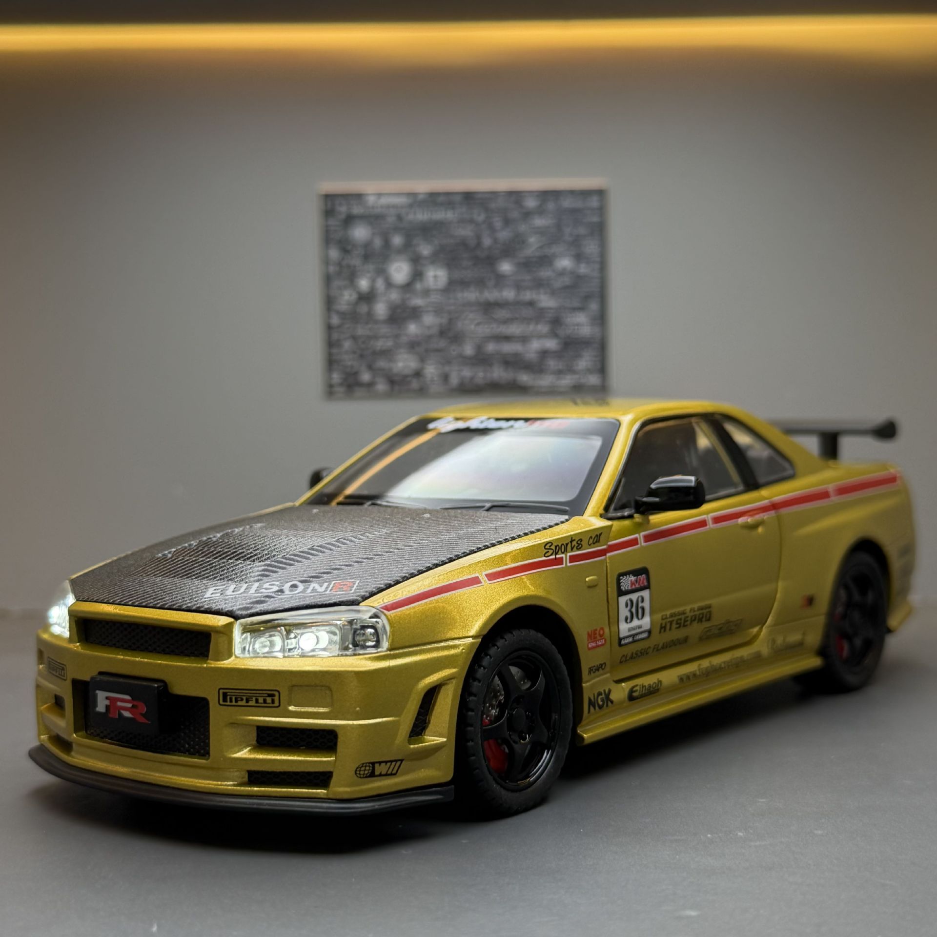 124日产尼桑GTR-R34拉花版车模