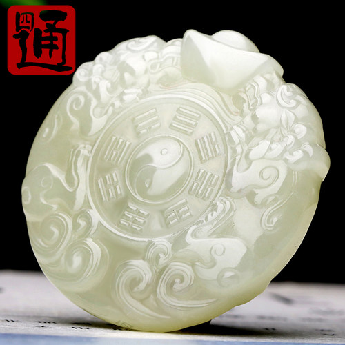 甄选青海玉老料色纯料细双面雕工