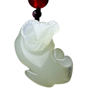 四通天然和田玉牛吊坠青海玉石立体生肖牛挂件青白玉黄牛青牛小牛