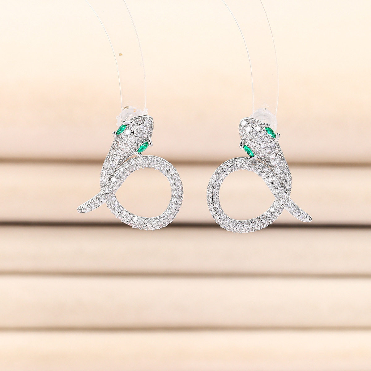 轻奢蛇造型设计高级感耳钉女时尚潮流单品热卖气质优雅饰品女,饰品/流行首饰/时尚饰品新,其它首饰,淘宝优惠券,粉丝福利购,淘宝优惠卷