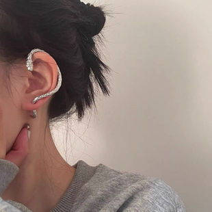 欧美风缠绕耳挂式蛇形耳钉女复古创意潮男情侣小众设计感耳环耳饰