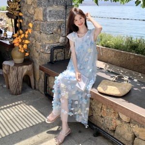 法式绝美立体花朵连衣裙套装女2025夏季新款超好看海边度假风长裙图片