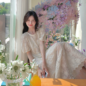 法式泡泡袖白色连衣裙女2025夏季新款设计感气质温柔风蕾丝仙女裙图片