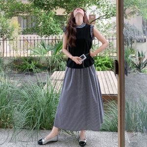 轻熟风气质感穿搭一整套女夏超火黑色木耳边背心格子长裙两件套装图片