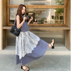 蓝色条纹蕾丝拼接背心连衣裙女2025夏季新款韩系设计感宽松a字裙图片
