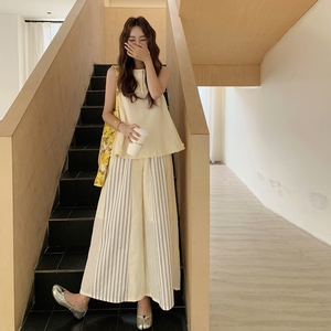小清新少女无袖背心女夏季2025新款圆领宽松遮肚条纹阔腿裤两件套
