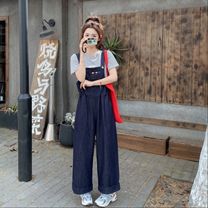 学院风气质减龄牛仔背带裤套装女2025夏季新款复古条纹T恤两件套图片