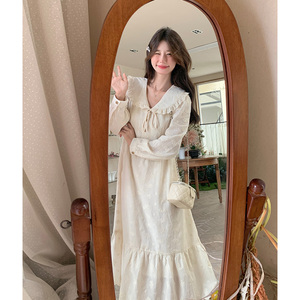 【现货】复古翻领绣花连衣裙 157-8718-P145-K208图片