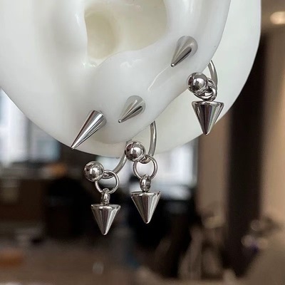 钛钢耳饰 小恶魔尖锥吊坠耳钉马蹄环耳骨钉个性嘻哈暗黑小众耳轮